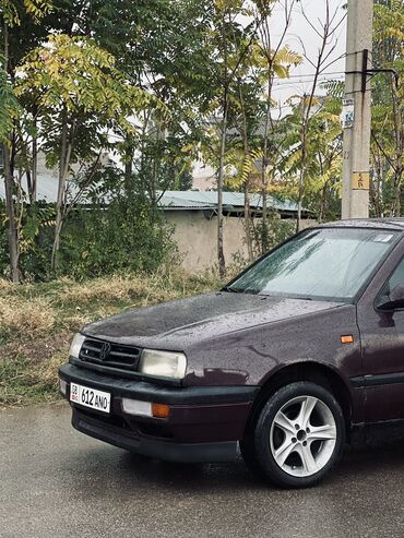 7 местный машина: Volkswagen Vento: 1993 г., 1.8 л, Механика, Бензин, Седан