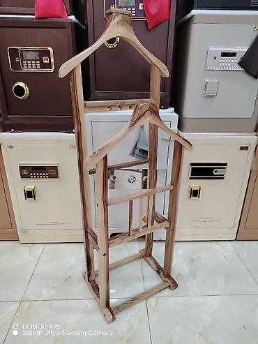 Dolab-asılqanlar: Taxta geyim dayanacağı – valet asılqan - Material: tam ağac (təbii — 4