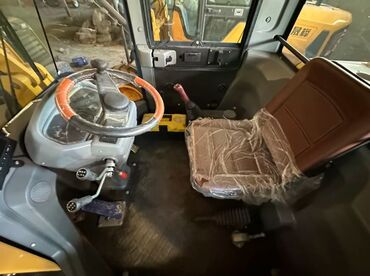 Погрузчики: Погрузчик, 2024 г., Ковшовый — 9