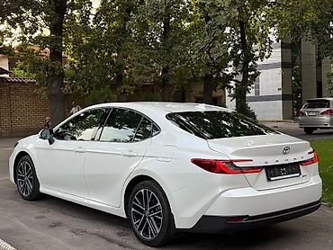 мини электро: Toyota Camry: 2024 г., 2.5 л, Гибрид, Седан — 6