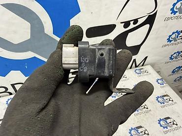 e klass: Реле топливного насоса Mitsubishi Carisma DA5A 4G93 2001 Контрактный — 5