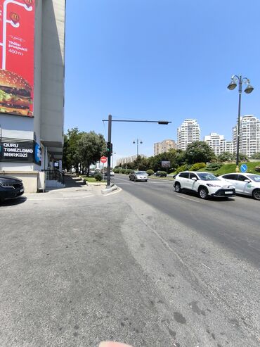 Uzunmüddətli kirayə mənzillər: Tbilisi prospekti yol kənarında Xruşov layihəli binanın 3 mərtəbəsi 2 — 17
