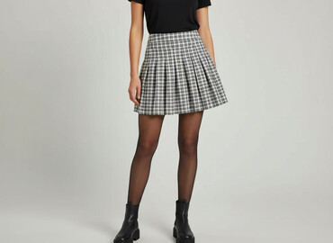 czerwone spódnice w kratę: Bershka, Women`s skirt, size M