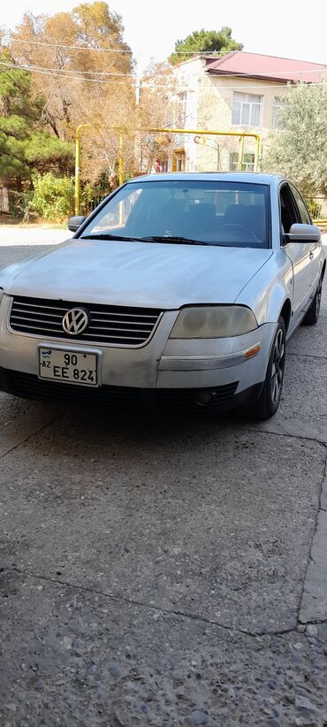 фольксваген 1: Volkswagen Passat: 1.8 l | 2001 il Sedan