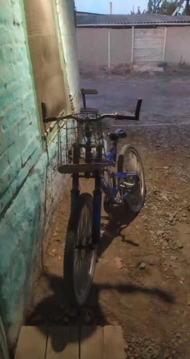 Masa və oturacaq dəstləri: Qonaq otağı üçün, İşlənmiş, Açılan, Kvadrat masa, 4 stul — 10