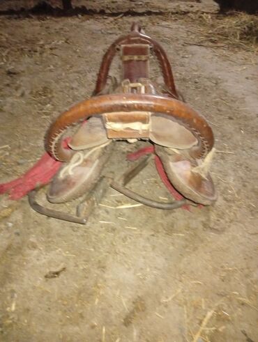 обмен на скатину: Казачье/восточное конное седло (тип аруасан/джигитовочное) -