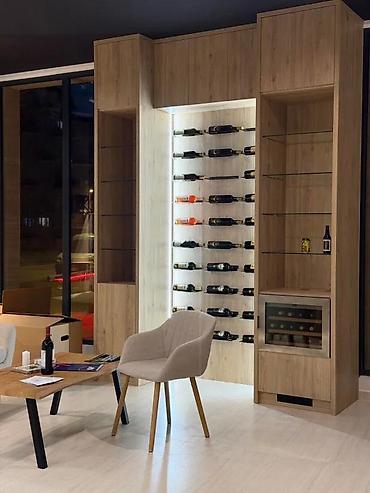 forma ideale vitrina kora: DRŽAČ ZA VINSKE FLAŠE LUX88 | Metalni plastificirani Kontakt telefon — 1