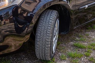 Renault: Renault Clio III – crni, 5 vrata, hečbek - Motor: benzinski — 7