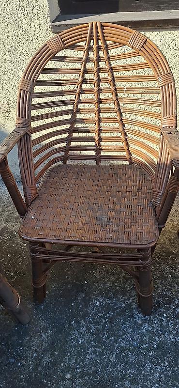 Baštenski nameštaj: 6 stolica i sto — 6