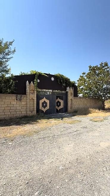 Bağ evlərinin satışı: Həyət evi / bağ sahəsi satılır. Ərazi daş hasarla tam hasarlanıb və — 1