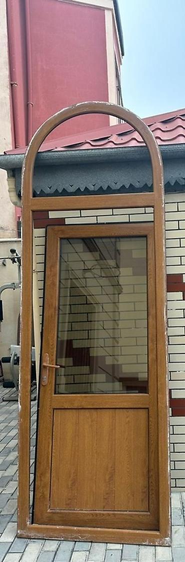 фикс: Arkalı tağlı dizayna malik PVC qapı-pəncərə bloku - Material: taxta — 1