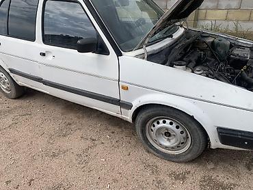 повреждённый автомобиль: Volkswagen Golf: 1991 г., 1.6 л, Механика, Дизель, Хэтчбэк — 4