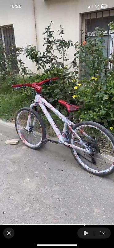 versabet: Şəhər və yüngül off-road üçün yığılmış tək sürətli velosiped. - — 1