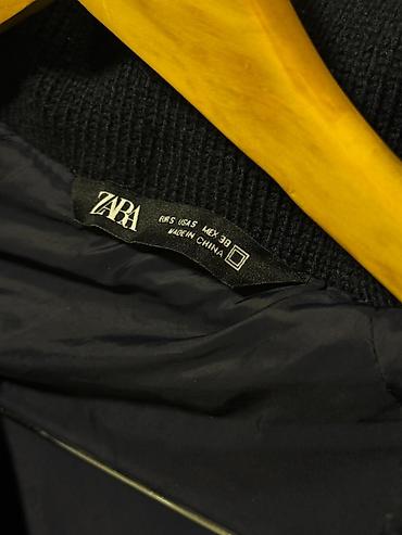 куртка zara: Su keçirməz və isti balonka tipli original Zara kurtkasıdır. 3-4dəfə — 8