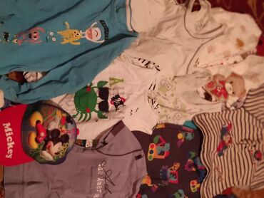 Məktəb çantaları: Koftalar 1 manat yuyulub temizdi .Balaca olduguna gore satilir .Ucuz — 22