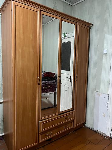 Спальный гарнитур в классическом древесном оттенке (ЛДСП, цвет