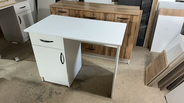 Офисные столы: Офисный стол, Новый, Нерегулируемый, цвет - Белый, ЛДСП, Самовывоз, Платная доставка — 5