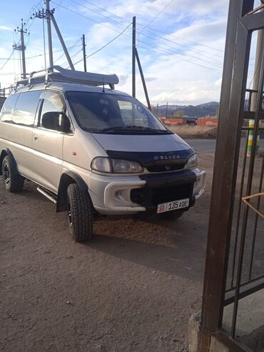 купить делика в бишкеке: Mitsubishi Delica: 1995 г., 2.4 л, Автомат, Бензин, Минивэн