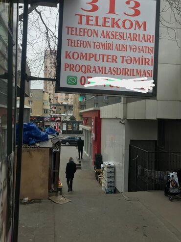 berber reklamı: Reklam lovhesi satilir.Qiymet 200 azn. Unvan Yasamal(5129/sevaesm@)
