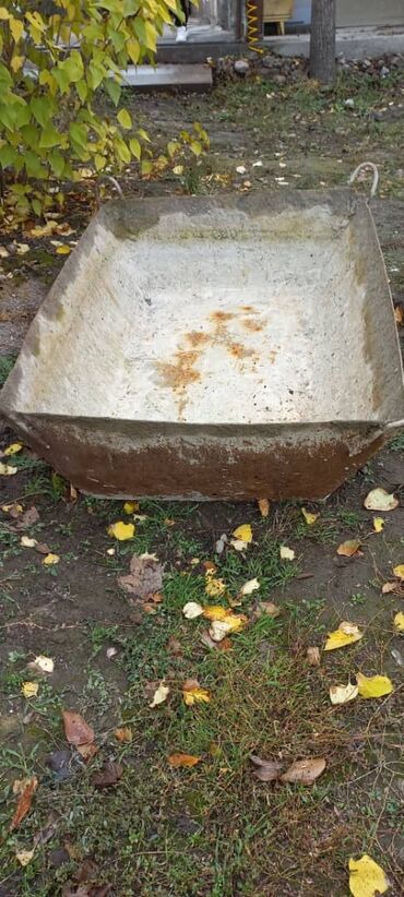 все для животных: Металлическая корыто-ванна для стройки/хозяйства. - Материал: сталь