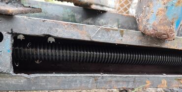 Ostali alati i mašine: Двостубна ауто дизалица, носивости 2.5т. 2015 је годиште. Рађена је у — 22