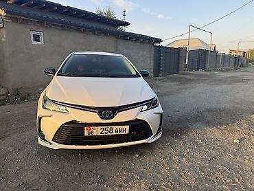 на corolla: Toyota Corolla: 2023 г., Гибрид, Седан — 3