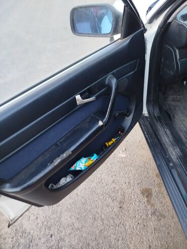 Audi: Audi 100: 1992 г., 2 л, Механика, Газ, Седан — 6