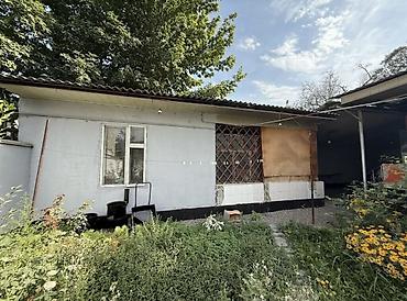 Продажа коттеджей и домов: Продается дом. На первой линии Элебесова (район дордой). Участок — 4