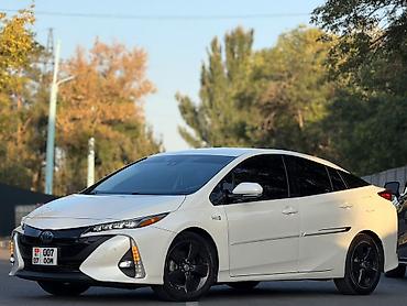 Транспорт: Toyota Prius: 2020 г., 1.8 л, Автомат, Гибрид, Лифтбек — 2