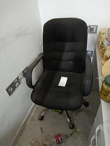 işlənmiş ofis stolu: Ofis ucun stol ve kreslo birlikde 150 azn — 2