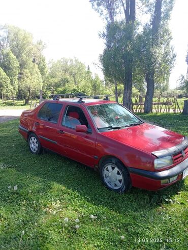 Volkswagen: Volkswagen Vento: 1993 г., 1.8 л, Механика, Бензин, Седан