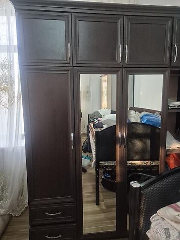 Mebel: İşlənmiş, 4 qapılı, Güzgülü, Qəhvəyi, Açılan, Düz dolab — 1