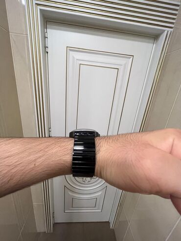 золотой браслет: Б/у, Наручные часы, Swatch, цвет - Черный