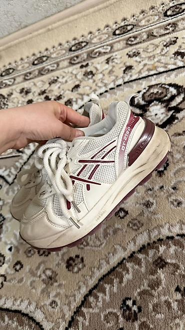 Кроссовки и спортивная обувь: Кроссовки, 36, 36.5, 37, Anta, Б/у, цвет - Белый, Самовывоз, Платная доставка — 8