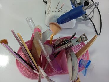 Manikür, pedikür aparatları: Manikür və pedikür üçün peşəkar avadanlıq seti Dəst tərkibi:Reyal — 8