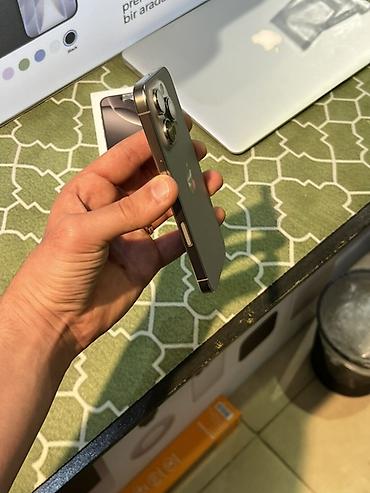 Apple iPhone: IPhone 16 Pro, Natural Titanium, Face ID — 10