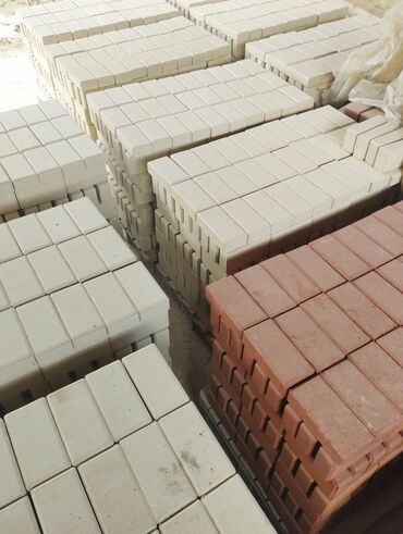 Kərpiclər: **Kerpiç: Evinizi İsti və Rahat Edən Odadavamlı Kərpiclər** *15 İl — 16