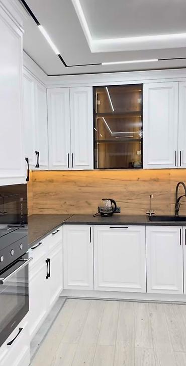 silver kitchen: Кухонный гарнитур в классическом стиле с современными акцентами - — 2