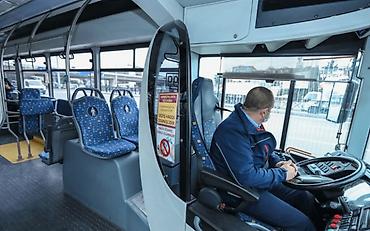 salon isi: Avtobus sürücüsü, 55 yaş, stajı 1 il, Növbəli qrafik — 2