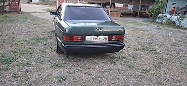 audi 80 1.8: Mercedes-Benz 190 (W201): 2 l | 1991 il Sedan — 5