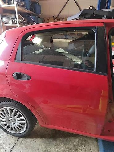 exit loznica: ZADNJA DESNA VRATA FIAT GRANDE PUNTO CRVENA | Fiat Grande Punto — 1