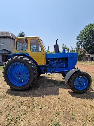 Traktorlar: Traktor və dırmıq ot yığan araba(presiv) Traktor MTZ tipli (klassik — 4