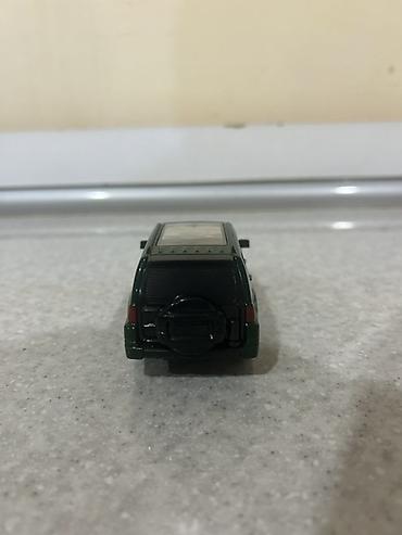 Masaüstü kolleksiya üçün model avtomobil – yaşıl rəngli SUV tipli — 3