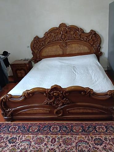 ev əşyaları adları: İkinəfərlik çarpayı, 2 tumba, İşlənmiş — 1