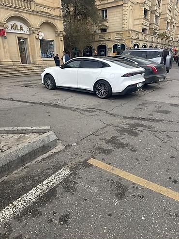 tesla model x: Elektrikli fastback sedan – ağ rəng, aerodinamik kupe xətli kuzov — 7