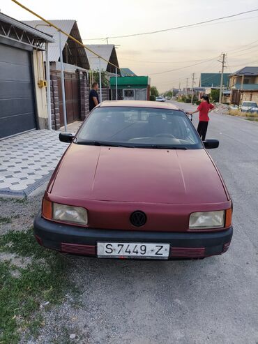 фольцваген: Volkswagen Passat: 1988 г., 1.8 л, Механика, Бензин, Седан