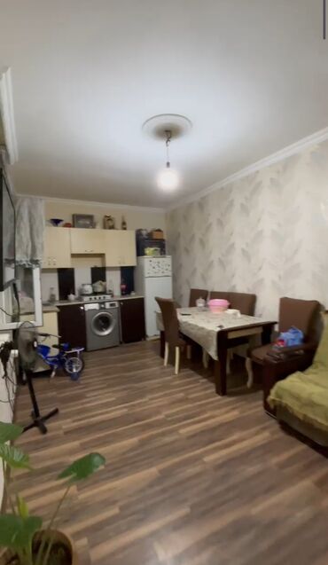 Həyət evləri və villaların satışı: 3 otaqlı, 70 kv. m, Orta təmir — 3