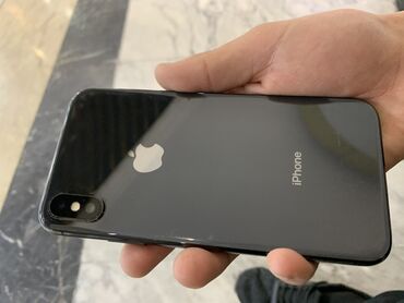 Apple iPhone: IPhone X, Б/у, 64 ГБ, Черный, Чехол, 76 %