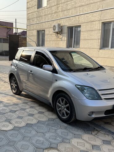 Транспорт: Toyota ist: 2003 г., 1.5 л, Автомат, Бензин, Седан