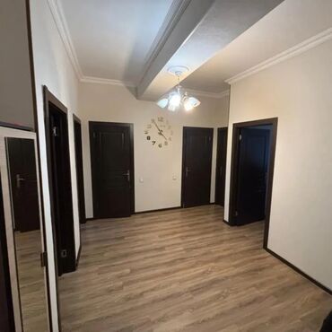 xacmaz ev satilir: 4 комнаты, Новостройка, 150 м²